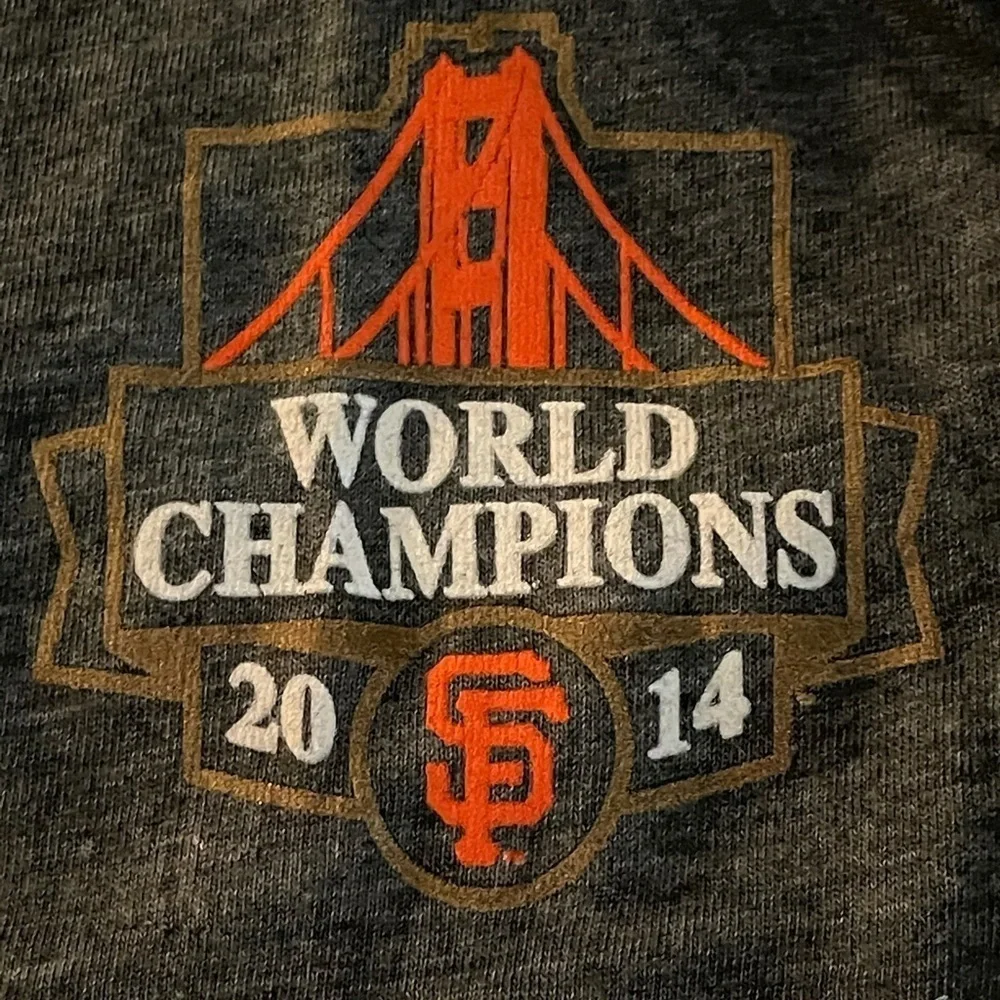 Rare SF Giants Pride Tee, Size Large